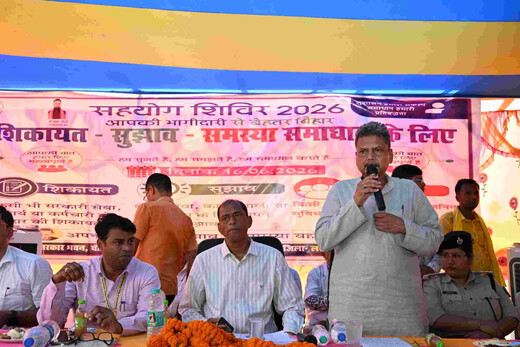 जनकल्याण शिविर में पहुंचे प्रभारी मंत्री, लाभुकों को सौंपे जॉब कार्ड और प्रमाण-पत्र